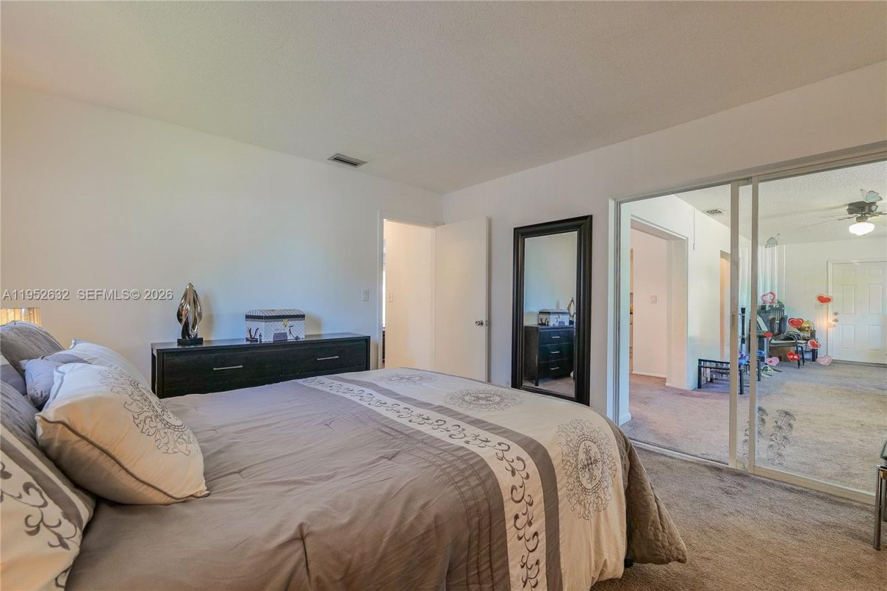 4904 Mainland Dr, Tamarac, FL 33319 Photo