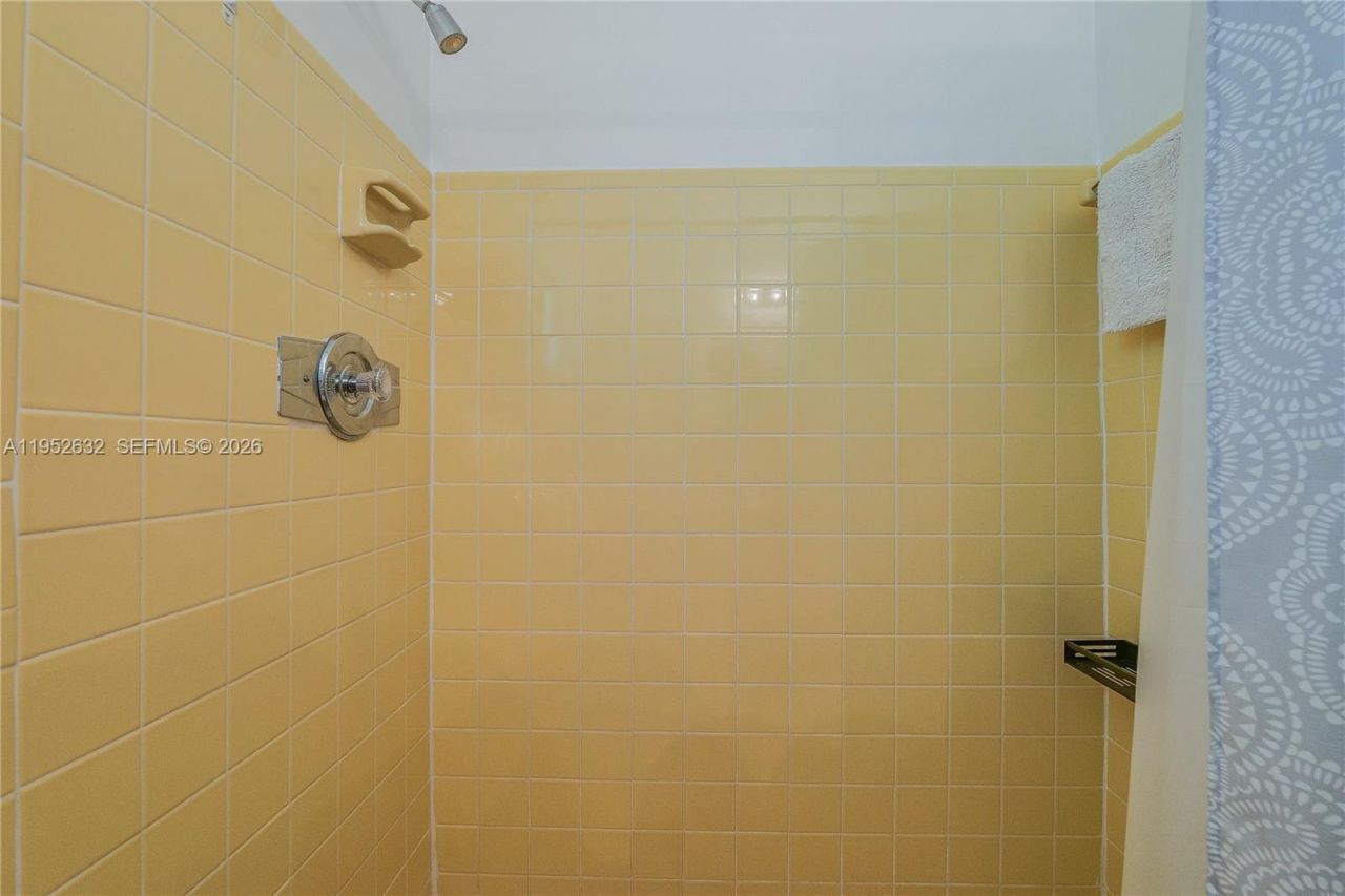 4904 Mainland Dr, Tamarac, FL 33319 Photo