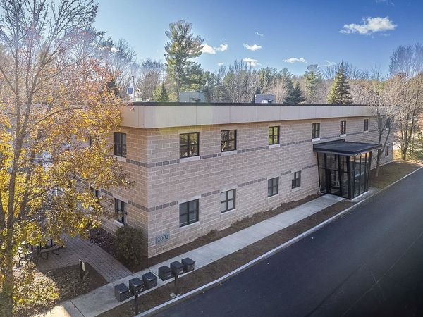 94 River Road, Hudson, NH 03051