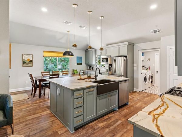 3422 Mercury Drive, Grapevine, TX 76051