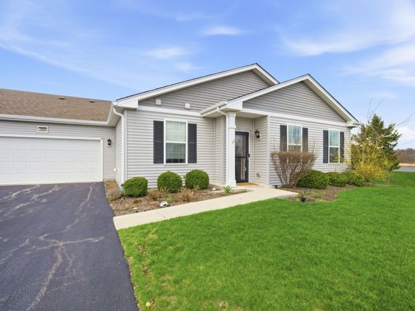 1838 Southern Circle, Unit 1838, Pingree Grove, IL 60140