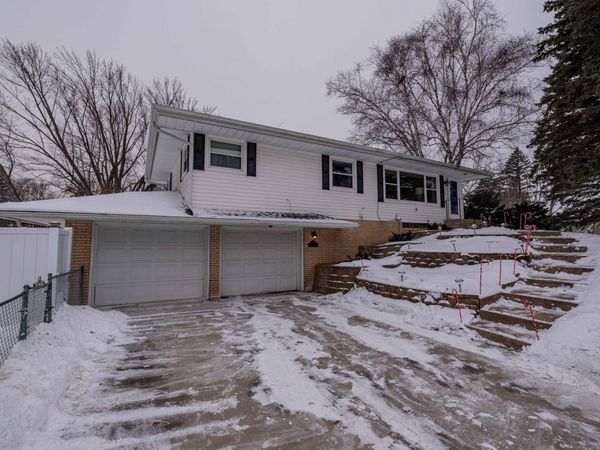 3393 Richmond Avenue, Shoreview, MN 55126