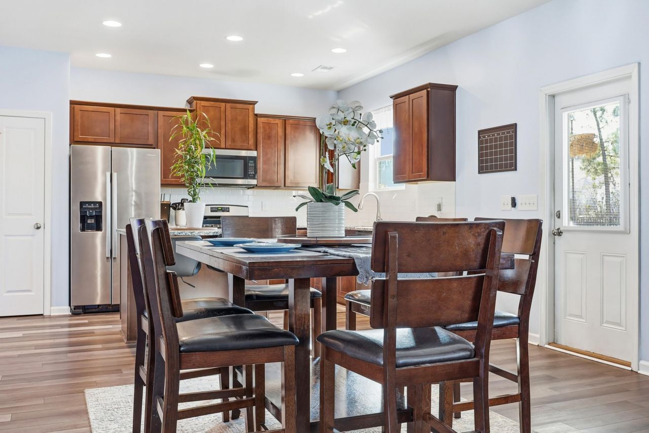 892 Wild Leaf Loop Photo 11