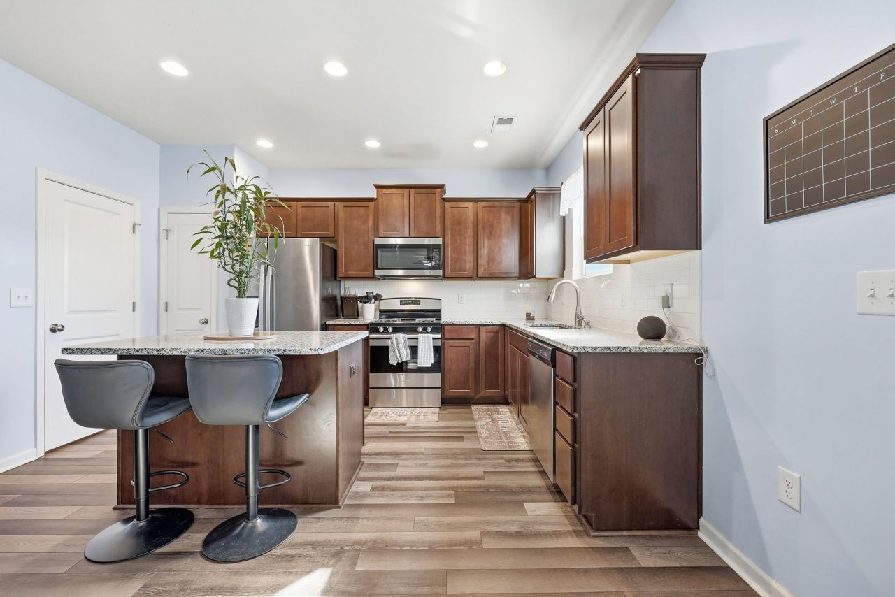 892 Wild Leaf Loop Photo 14