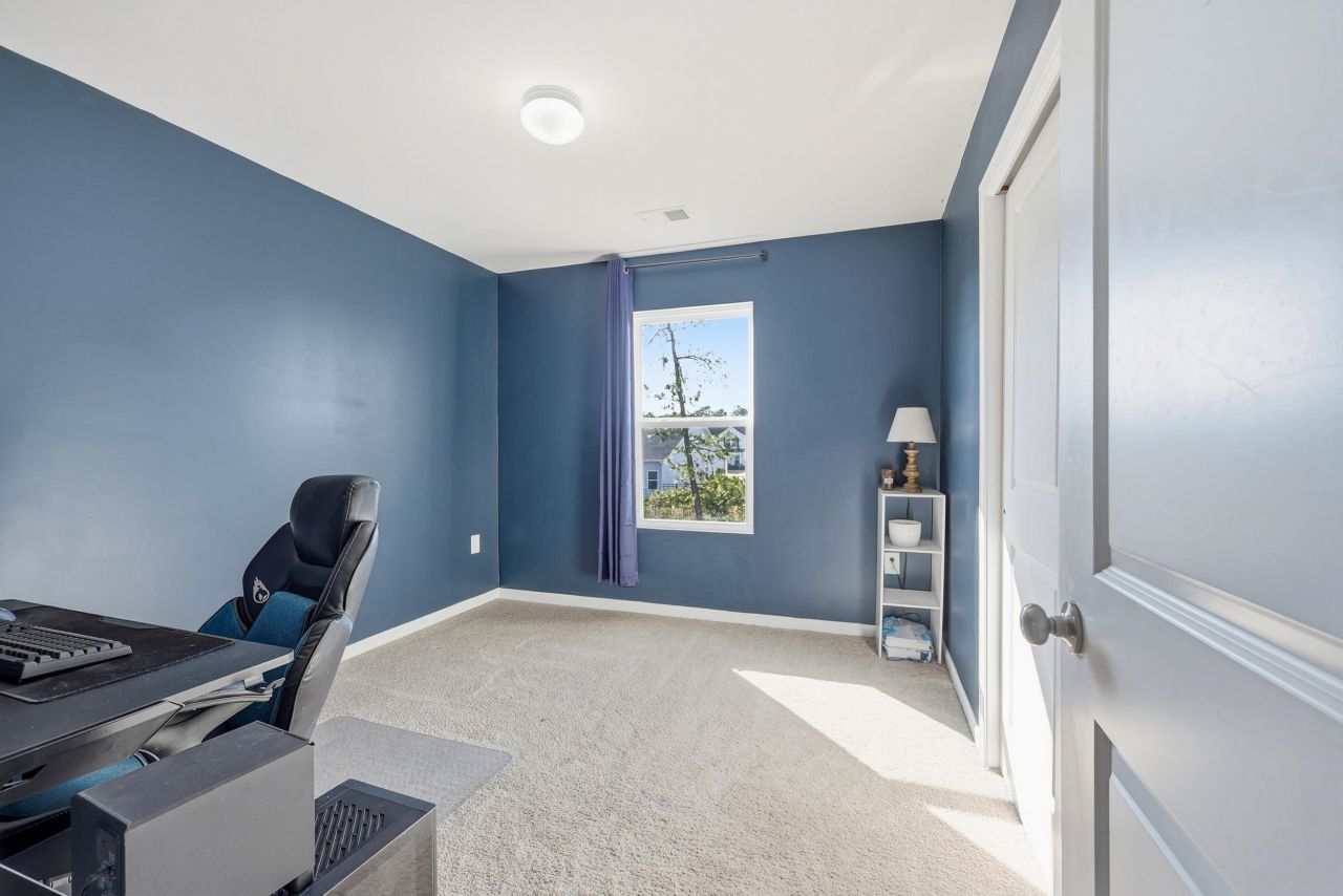 892 Wild Leaf Loop Photo 22