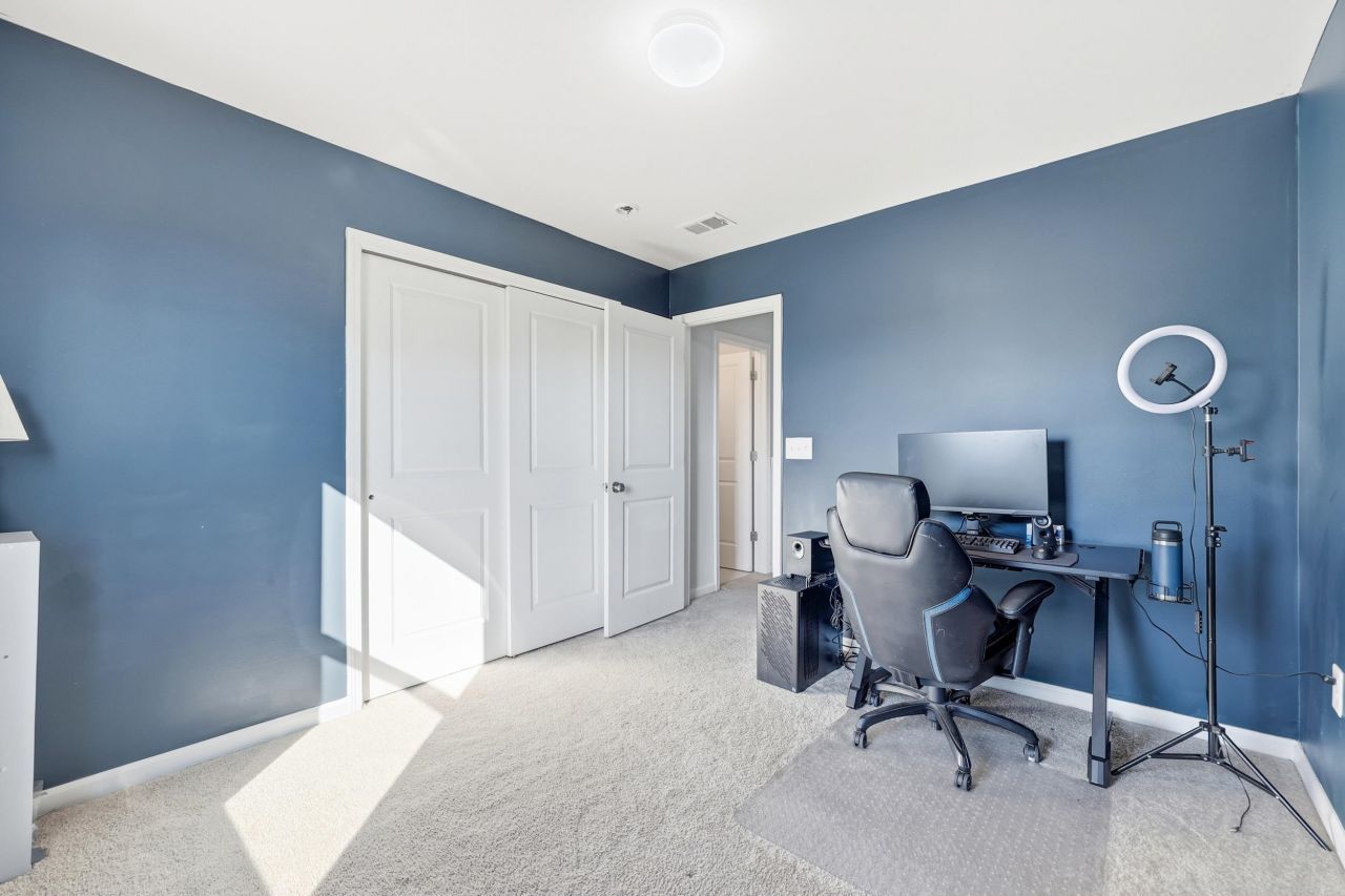 892 Wild Leaf Loop Photo 23