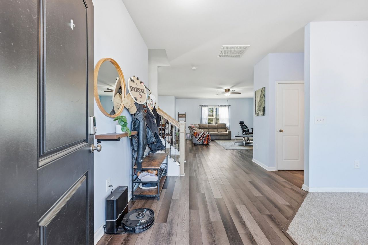 892 Wild Leaf Loop Photo 4