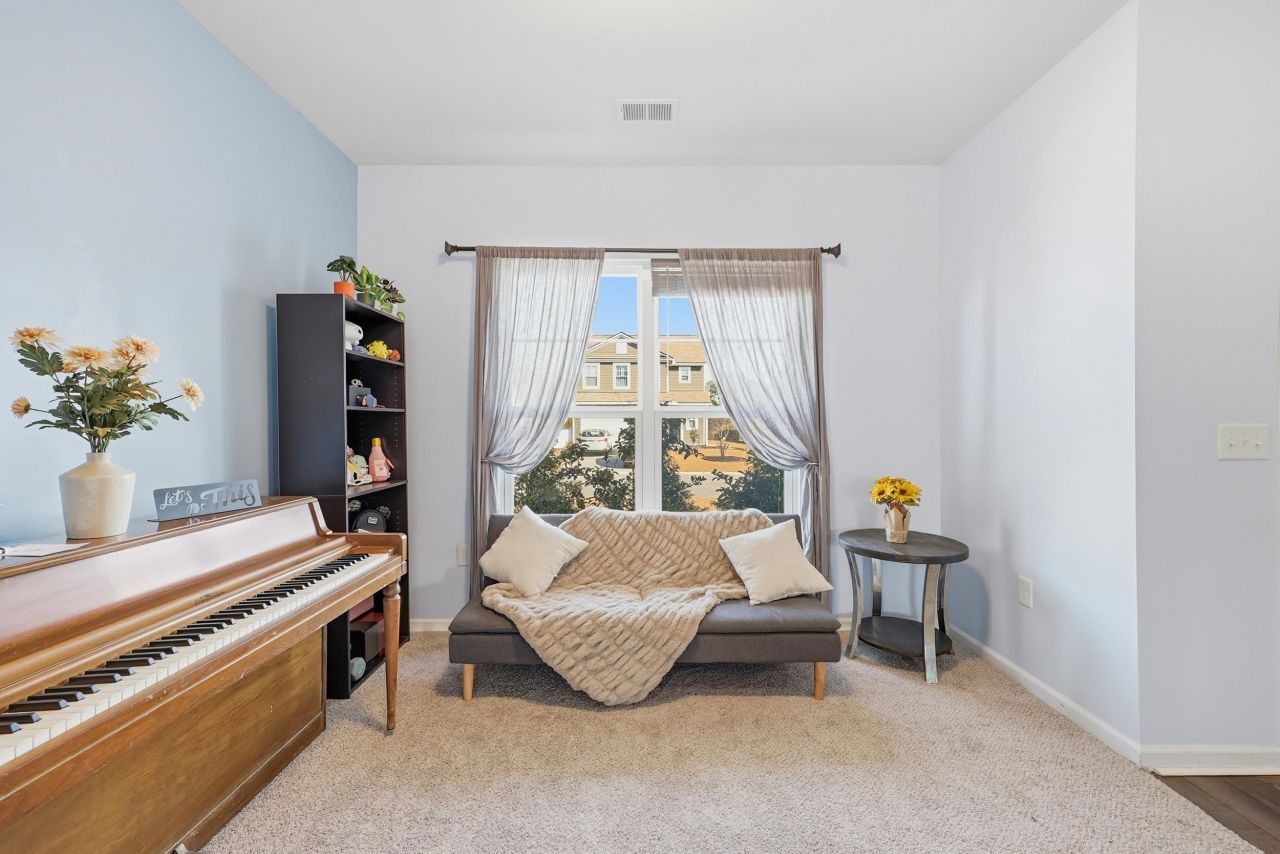 892 Wild Leaf Loop Photo 6