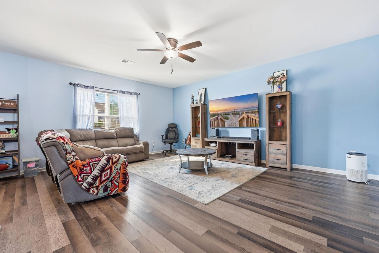 892 Wild Leaf Loop Photo 7