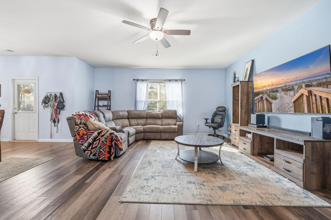 892 Wild Leaf Loop Photo 8