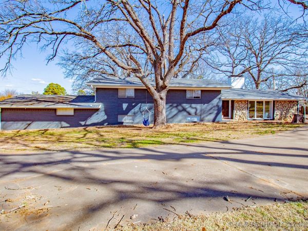 907 N 10th Avenue, Durant, OK 74701