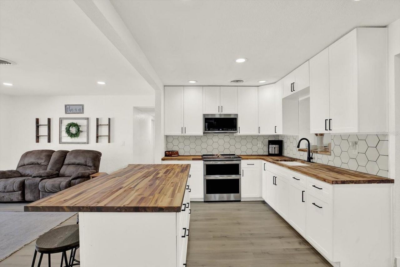 6060 39th Avenue N, Saint Petersburg, FL 33709 Photo