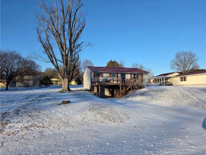 155 Sandy Drive SE, New Philadelphia, OH 44663 Photo 3