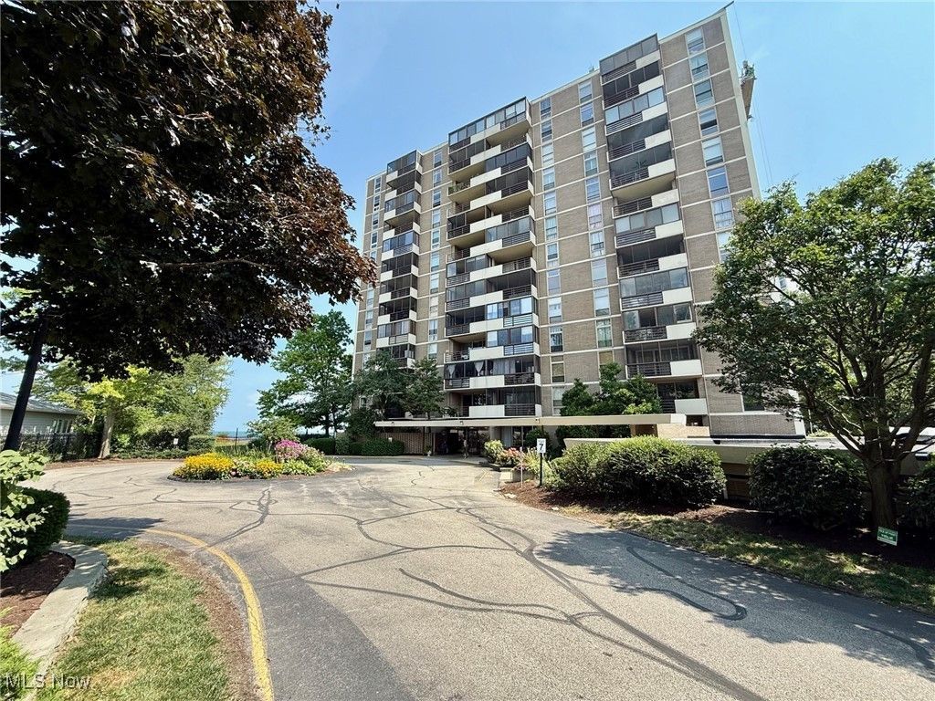 25801 Lake Shore Boulevard, Unit 29, Euclid, OH 44132 Main Photo