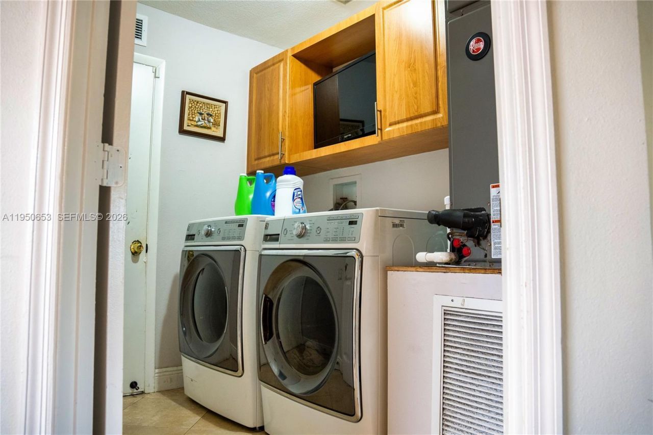 9420 SW 212th Terrace , Cutler Bay, FL 33189 Photo