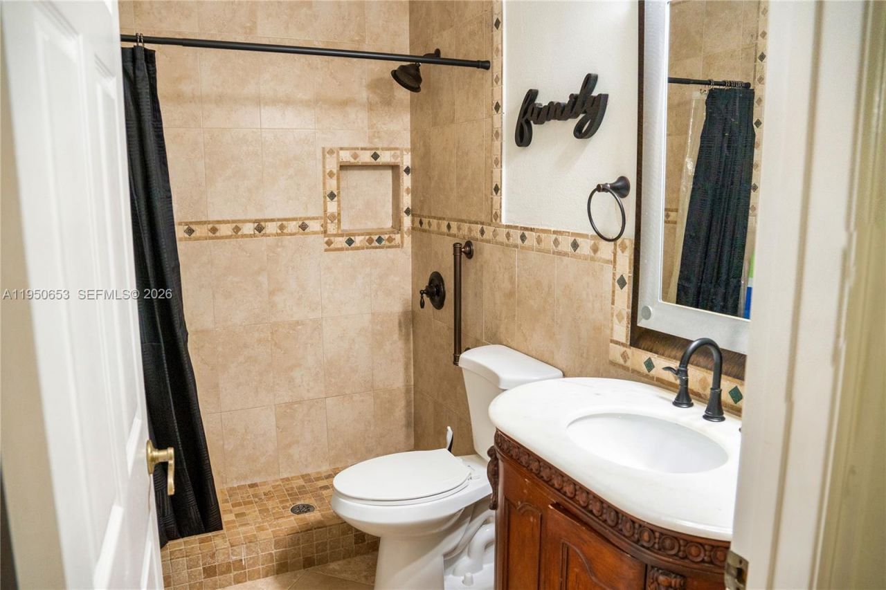 9420 SW 212th Terrace , Cutler Bay, FL 33189 Photo