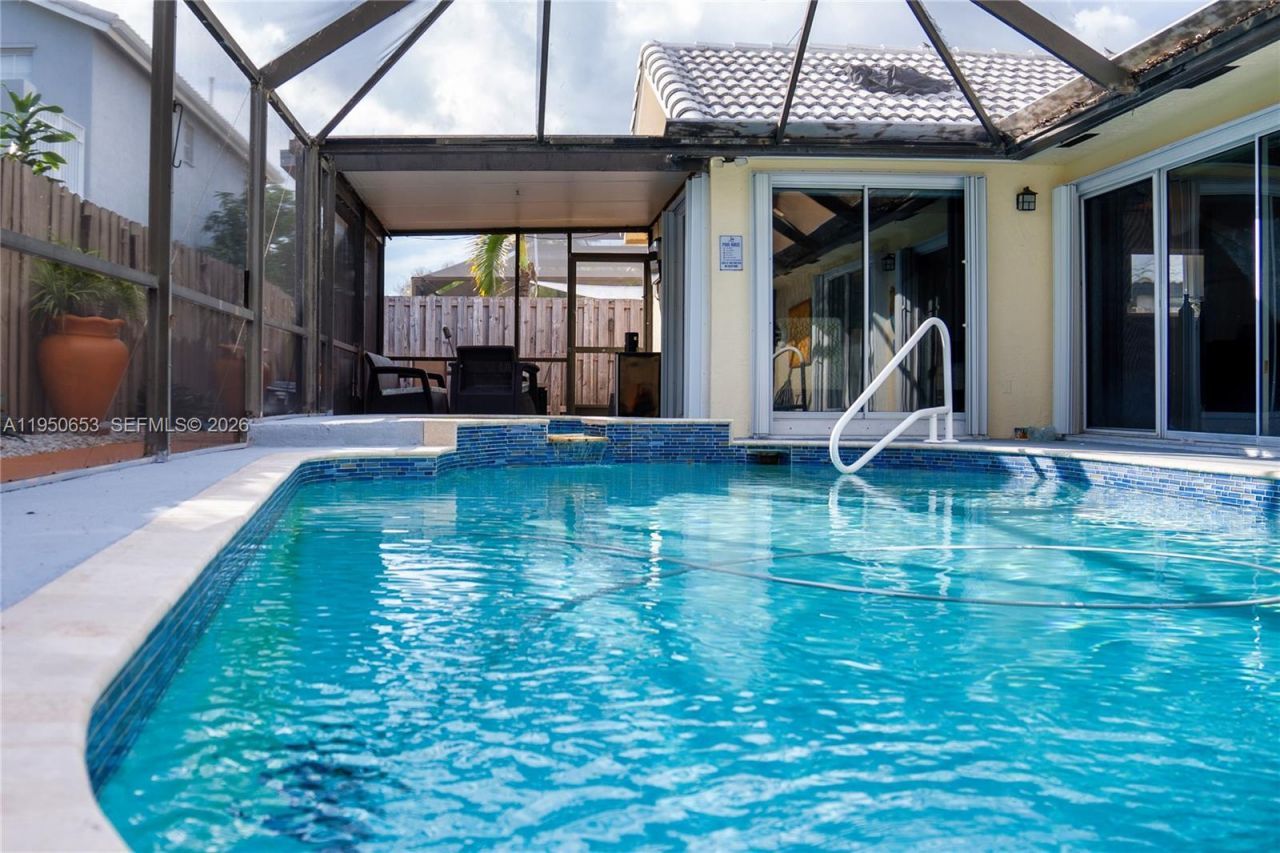 9420 SW 212th Terrace , Cutler Bay, FL 33189 Photo