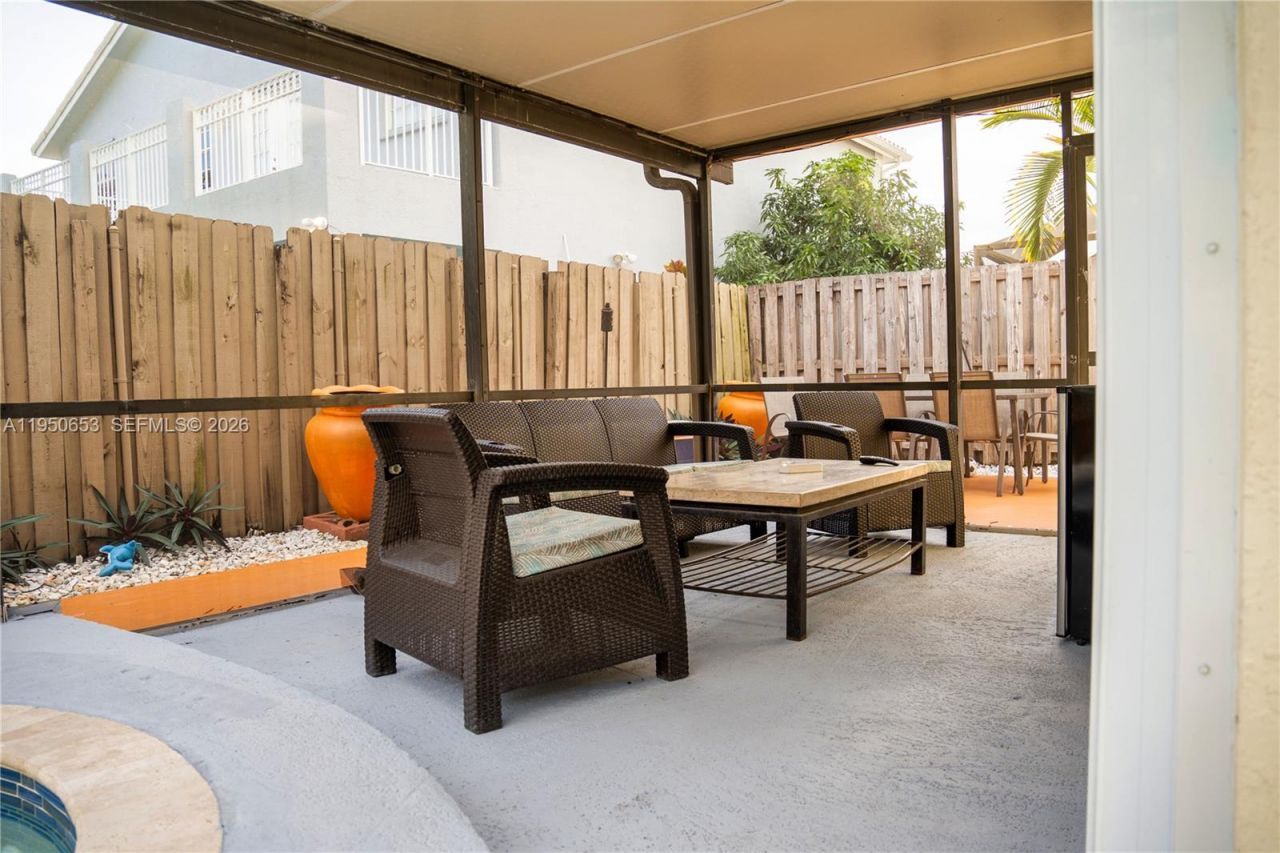 9420 SW 212th Terrace , Cutler Bay, FL 33189 Photo