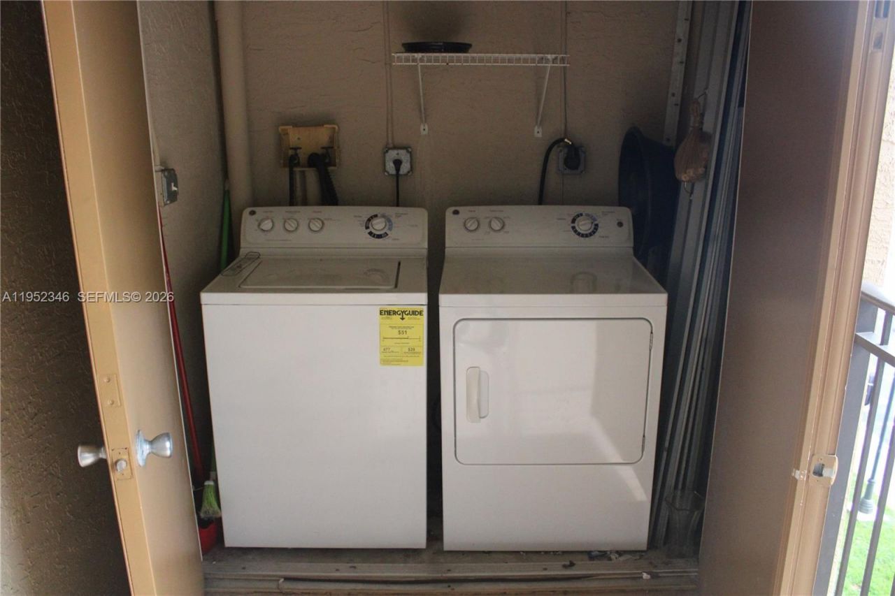 100 SW 117th Ter, Unit 2303, Pembroke Pines, FL 33025 Photo