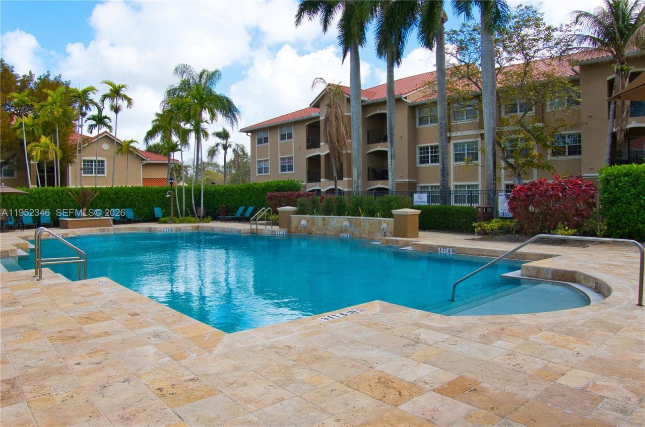 100 SW 117th Ter, Unit 2303, Pembroke Pines, FL 33025 Photo