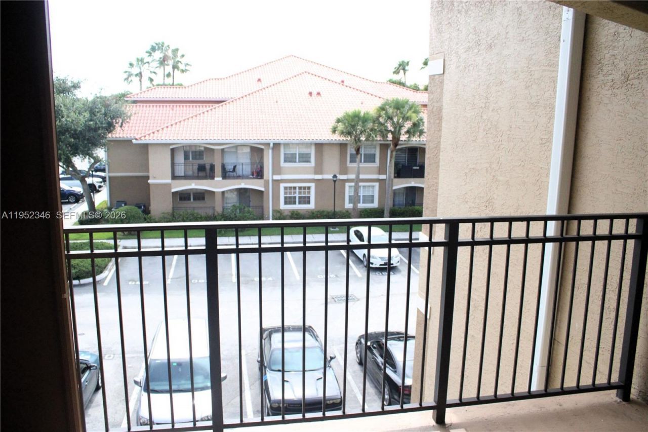 100 SW 117th Ter, Unit 2303, Pembroke Pines, FL 33025 Photo