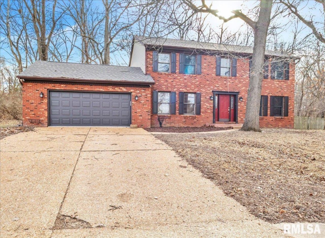 3920 W Bluffs Road, Springfield, IL 62711 Main Photo