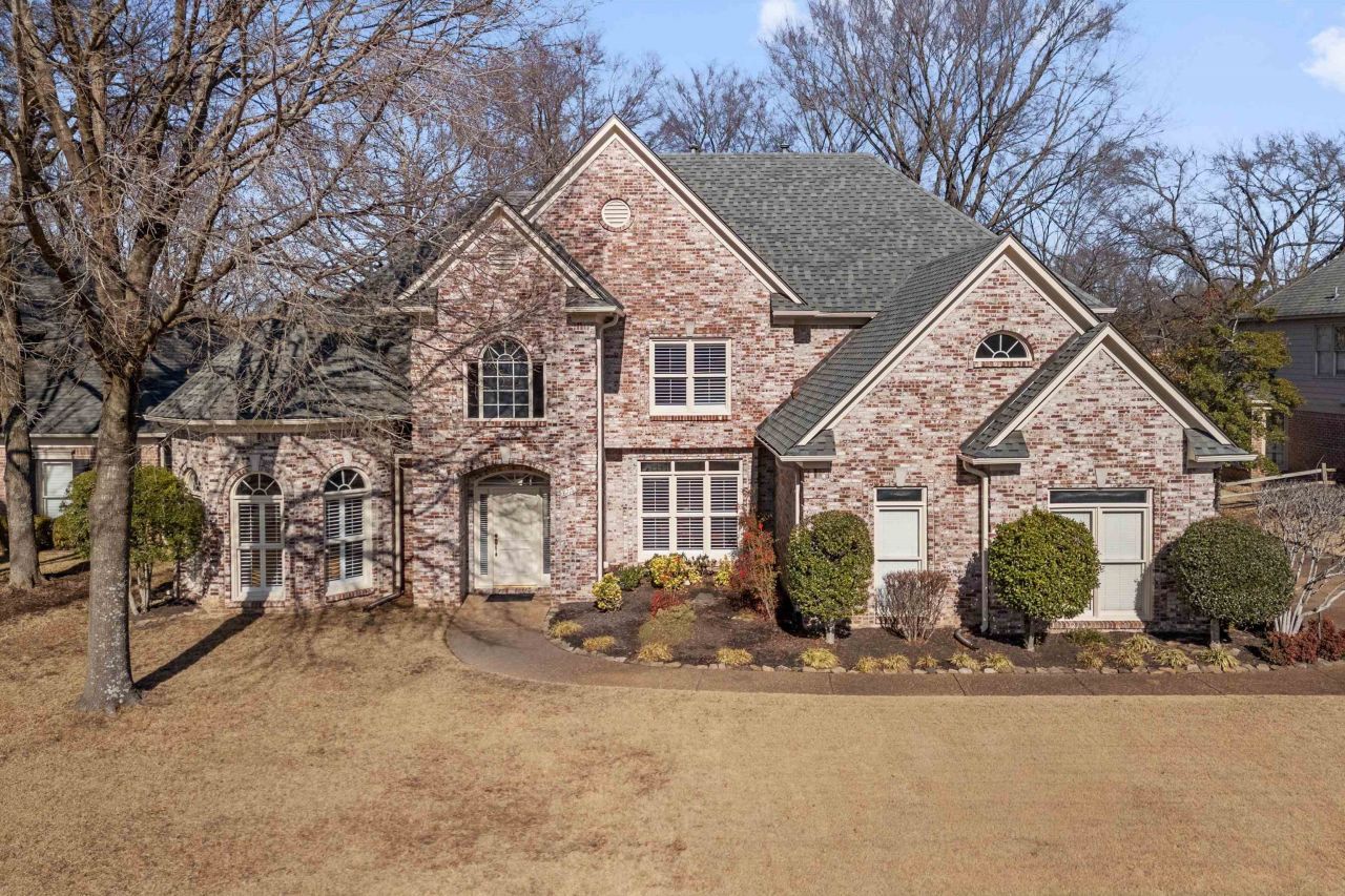 8712 River Hollow Dr, Memphis, TN 38016 Main Photo