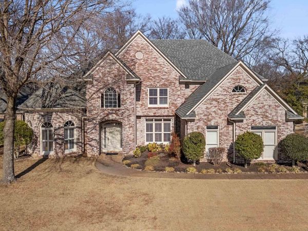 8712 RIVER HOLLOW DR, Memphis, TN 38016