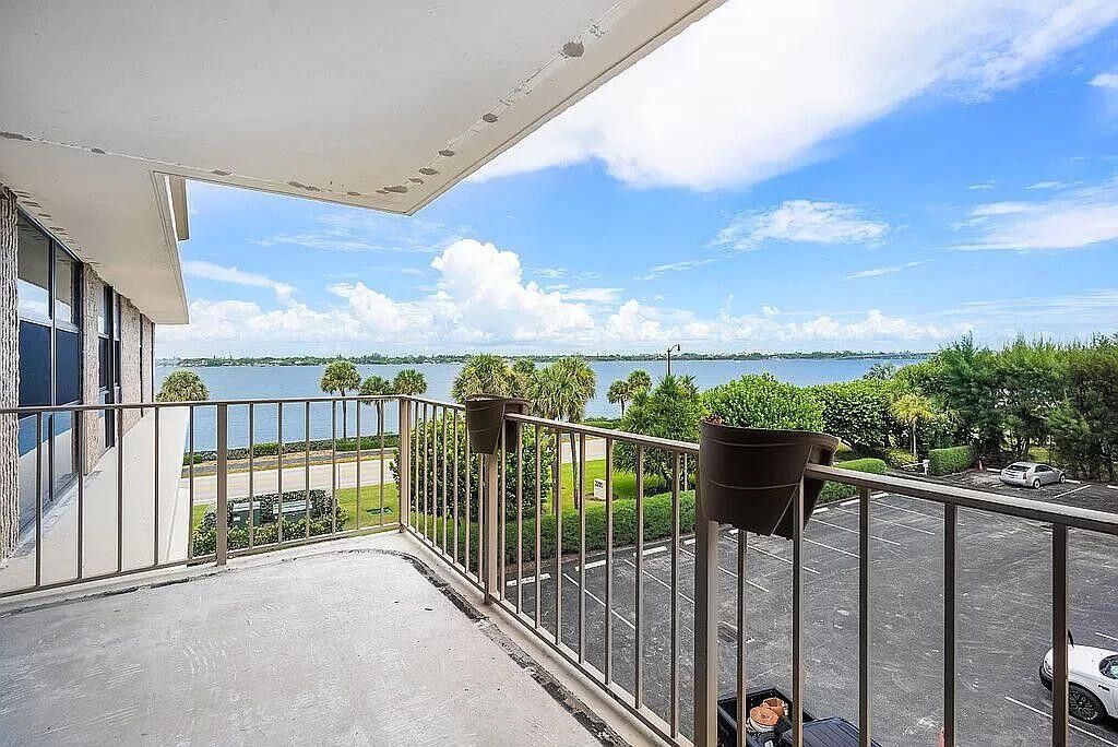 3200 S Ocean Boulevard, Unit C303, Palm Beach, FL 33480 Photo