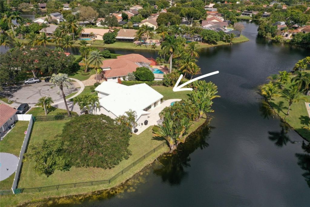 9800 NW 10th Court, Plantation, FL 33322 Photo