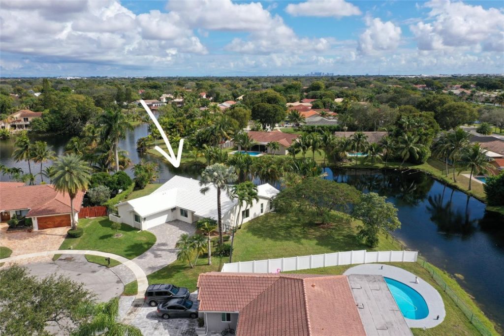 9800 NW 10th Court, Plantation, FL 33322 Photo