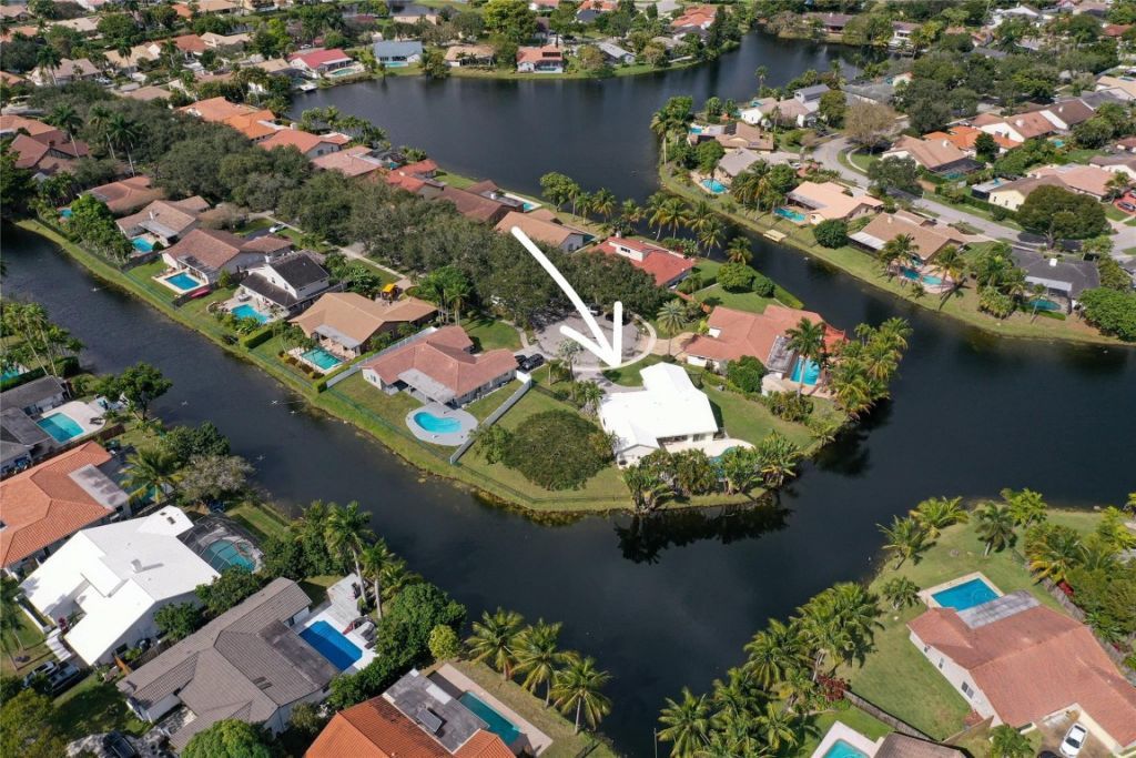 9800 NW 10th Court, Plantation, FL 33322 Photo