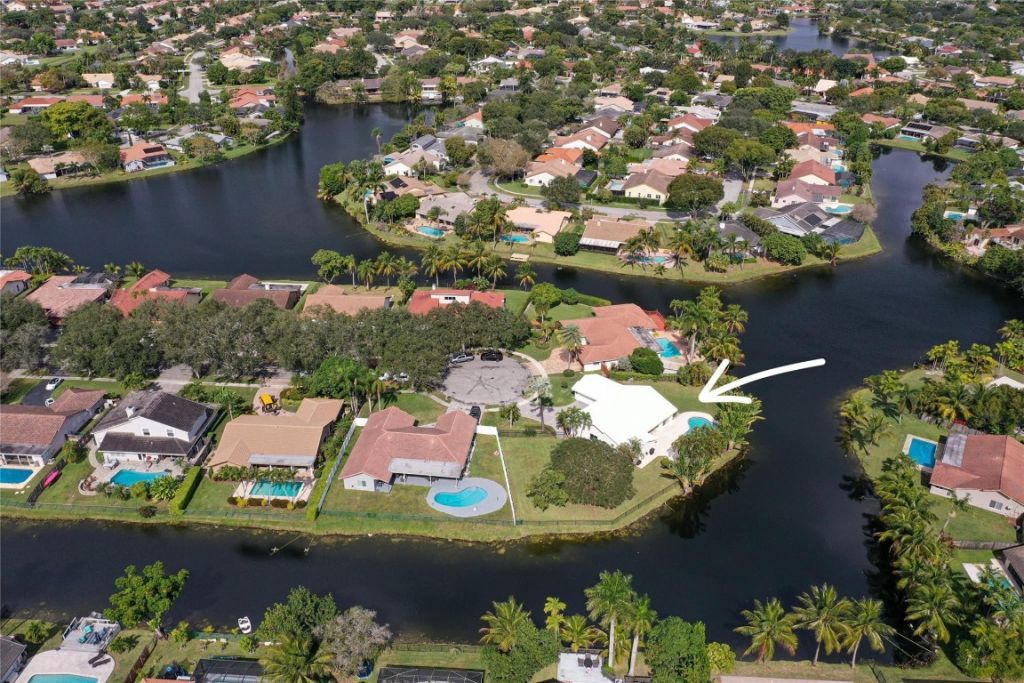 9800 NW 10th Court, Plantation, FL 33322 Photo