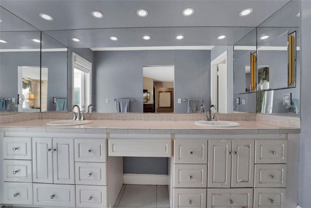 9800 NW 10th Court, Plantation, FL 33322 Photo