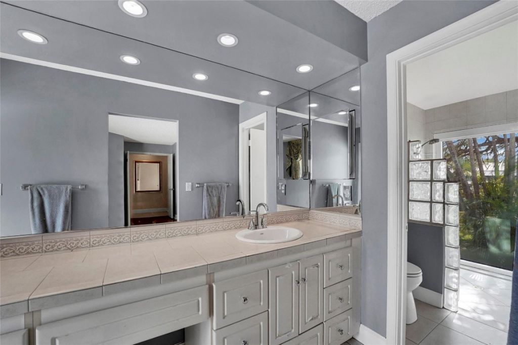 9800 NW 10th Court, Plantation, FL 33322 Photo