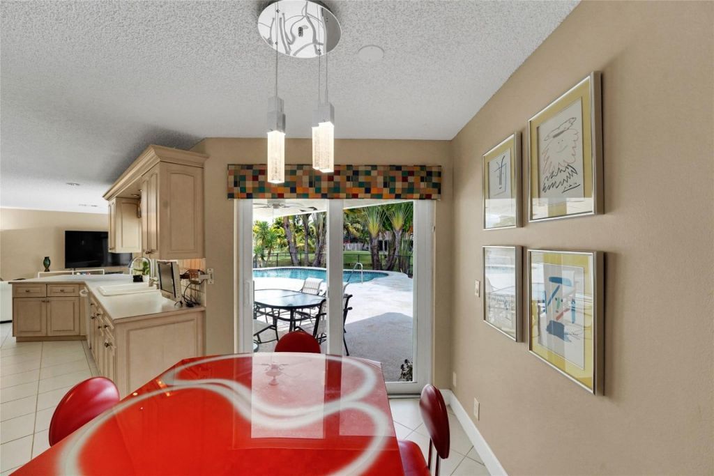 9800 NW 10th Court, Plantation, FL 33322 Photo