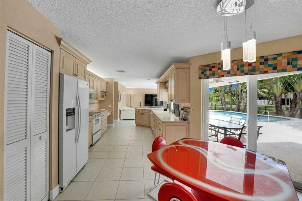 9800 NW 10th Court, Plantation, FL 33322 Photo