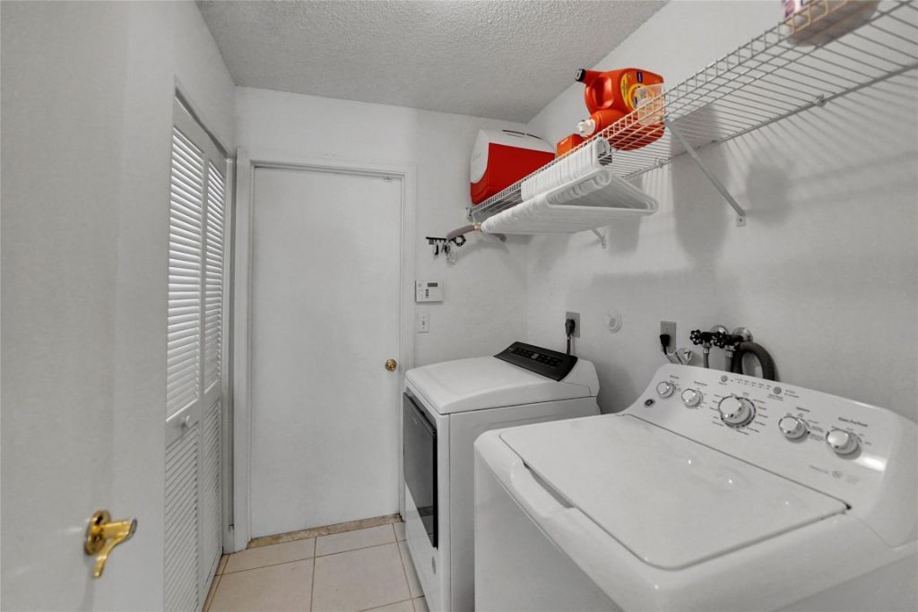 9800 NW 10th Court, Plantation, FL 33322 Photo