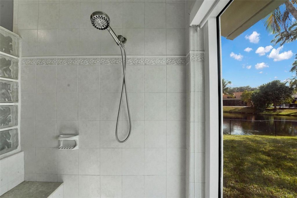 9800 NW 10th Court, Plantation, FL 33322 Photo