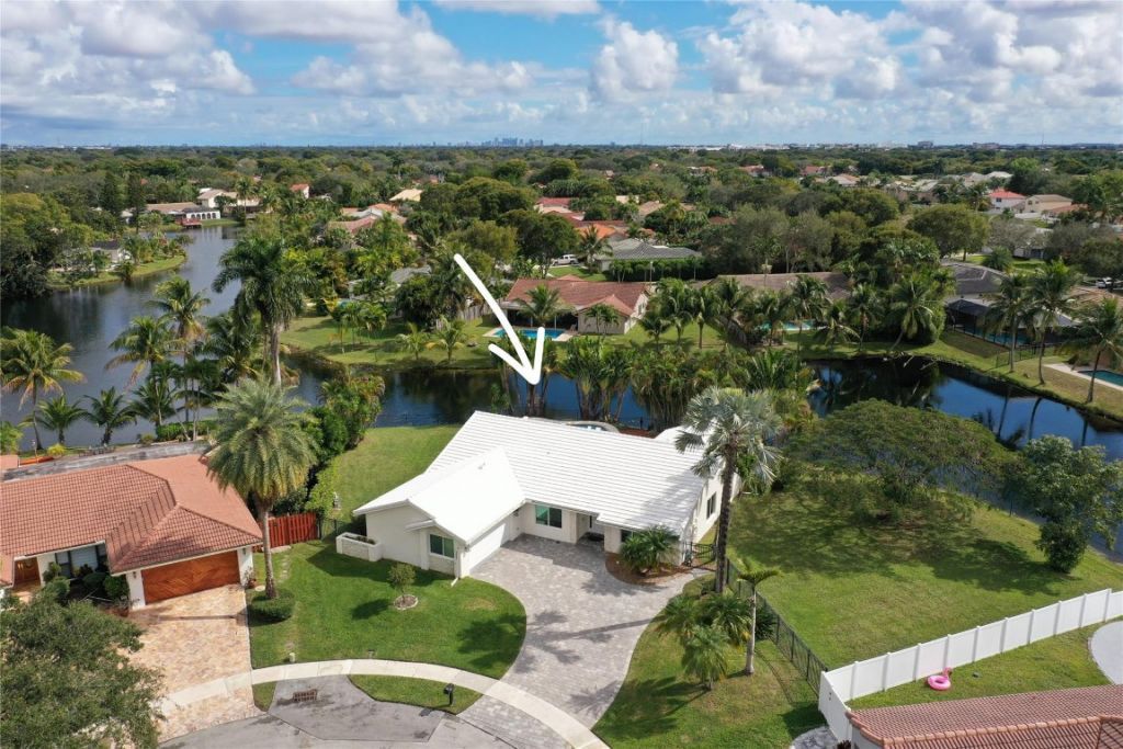 9800 NW 10th Court, Plantation, FL 33322 Photo