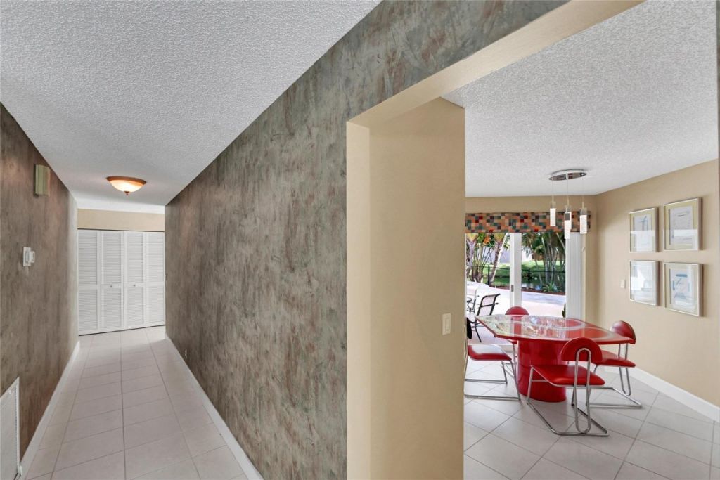 9800 NW 10th Court, Plantation, FL 33322 Photo