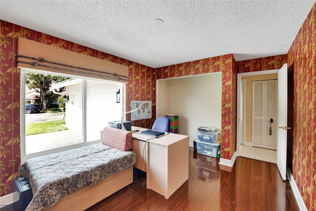 9800 NW 10th Court, Plantation, FL 33322 Photo