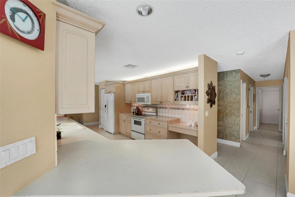 9800 NW 10th Court, Plantation, FL 33322 Photo