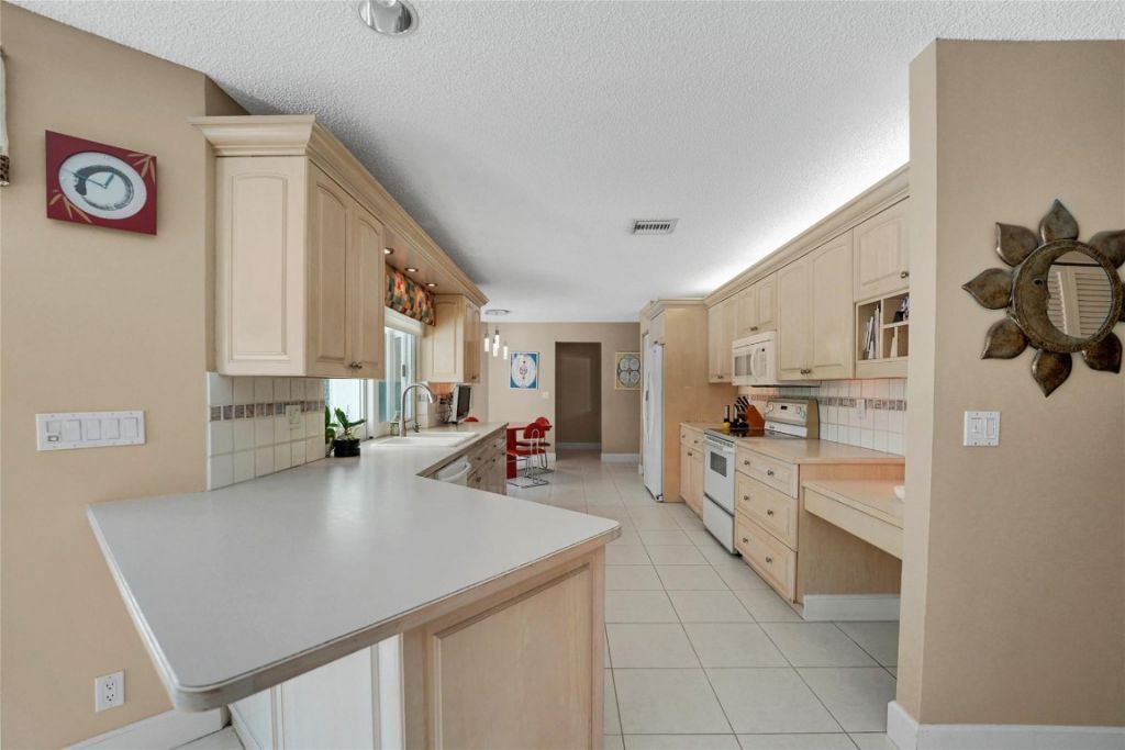 9800 NW 10th Court, Plantation, FL 33322 Photo