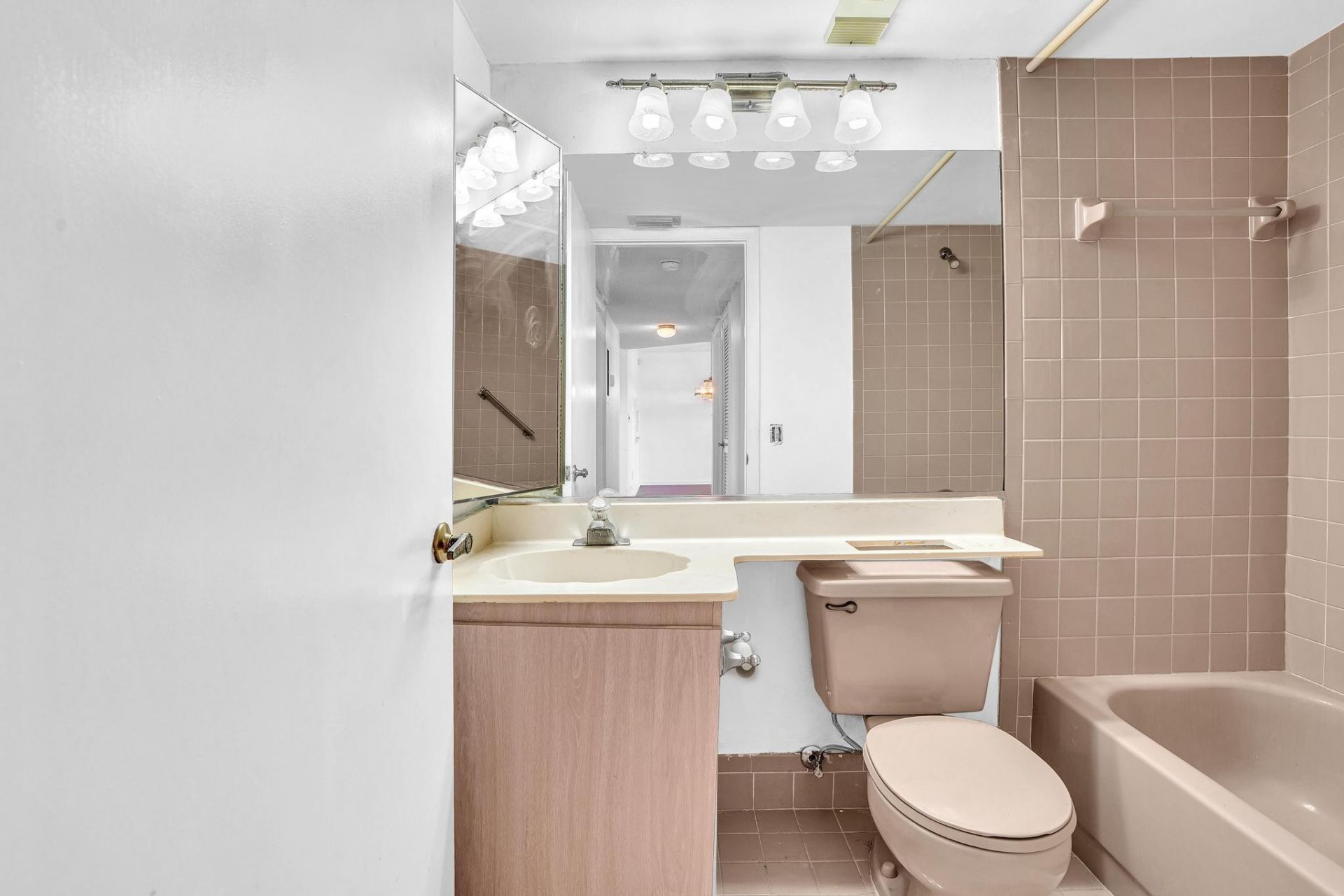 4930 E Sabal Palm Boulevard, Unit 409, Tamarac, FL 33319 Photo