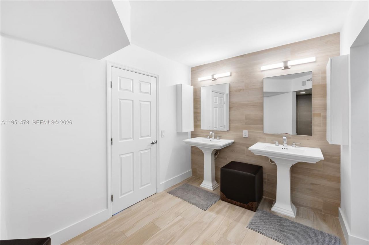 3530 Mystic Pointe Dr , Unit 1206, Aventura, FL 33180 Photo