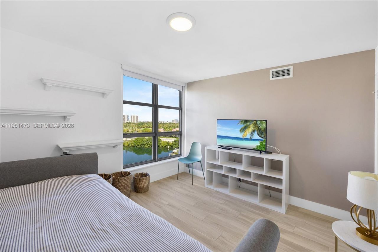 3530 Mystic Pointe Dr , Unit 1206, Aventura, FL 33180 Photo