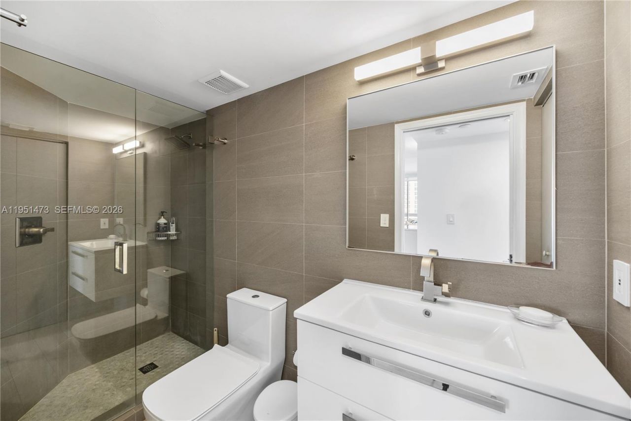 3530 Mystic Pointe Dr , Unit 1206, Aventura, FL 33180 Photo