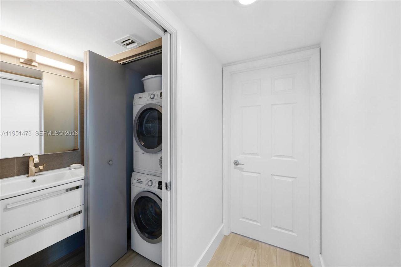 3530 Mystic Pointe Dr , Unit 1206, Aventura, FL 33180 Photo