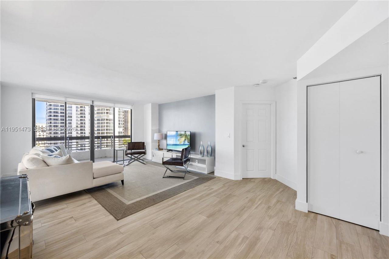 3530 Mystic Pointe Dr , Unit 1206, Aventura, FL 33180 Photo